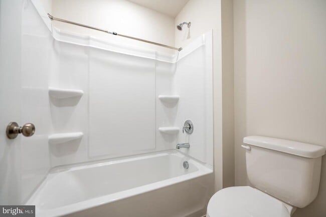 Building Photo - 715 Platinum Dr