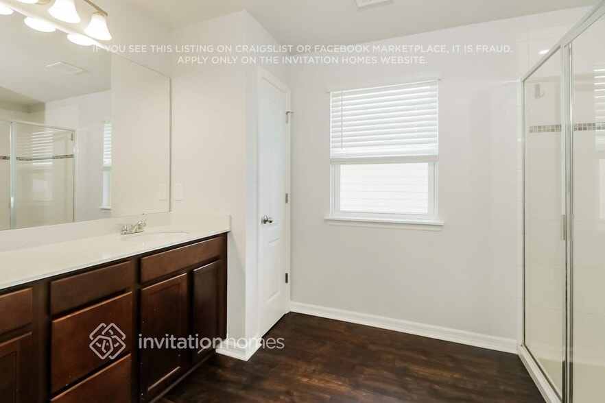 Building Photo - 10479 Hawks Landing Dr