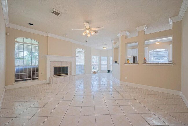Building Photo - 14203 Torrey Village Dr