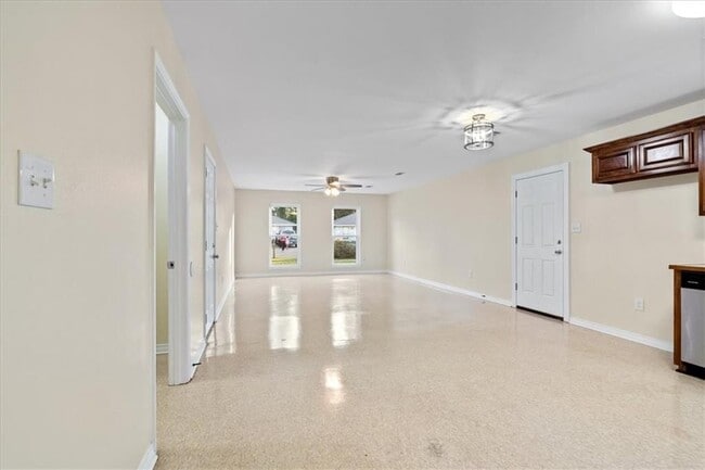 Building Photo - 1406 Hooks Dr
