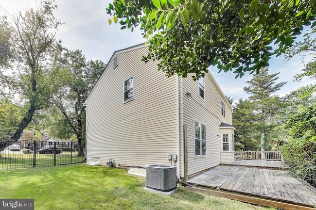 Building Photo - 10323 Snowpine Way