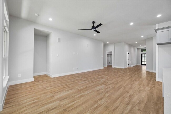 Building Photo - 14203 Sandalfoot St