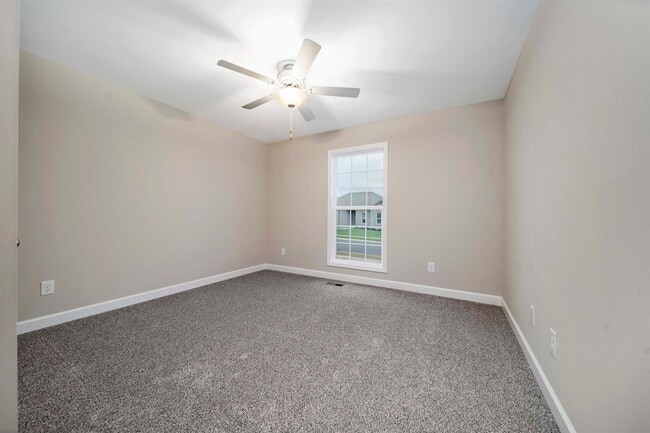 Building Photo - 103 Acorn Wy