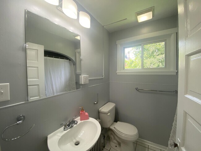 Building Photo - 458 Maryland Way