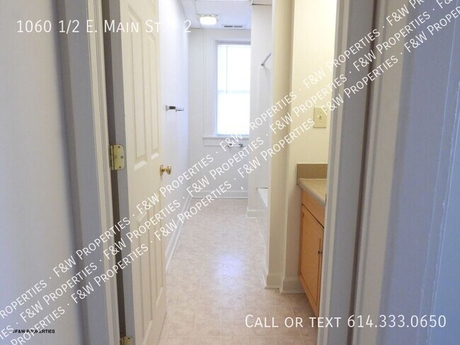 Building Photo - 1060 1/2 E. Main St.-2