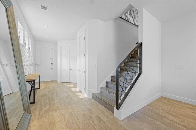 Building Photo - 1465 Bursera Ter