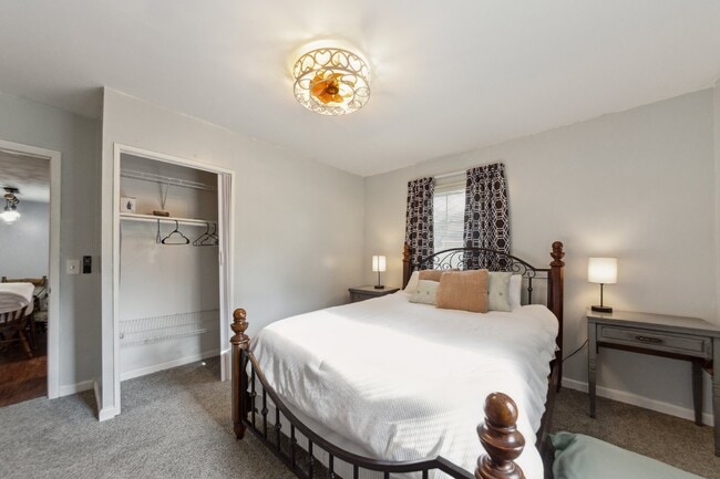 Building Photo - Charming, Fully Finished, 2 Bedroom Home w...