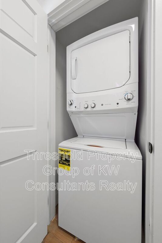 Building Photo - 61 E 7th Ave