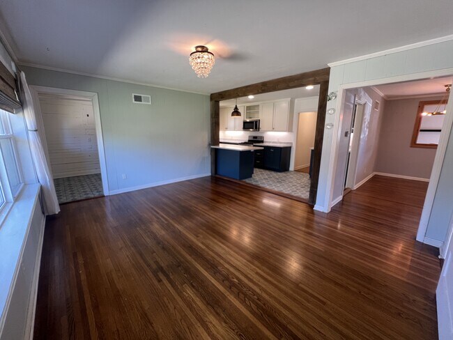 Building Photo - 129 Fernhill Ave