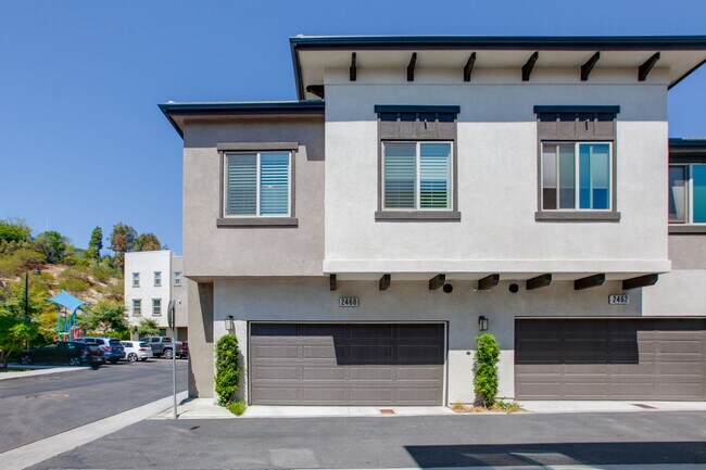 Building Photo - 2460 Solara Ln
