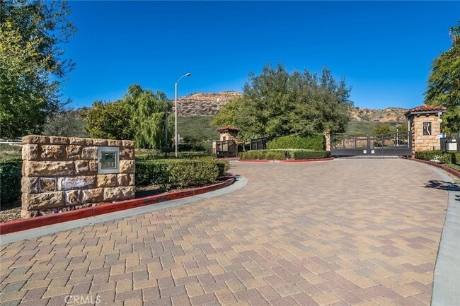 Building Photo - 28629 Farrier Dr