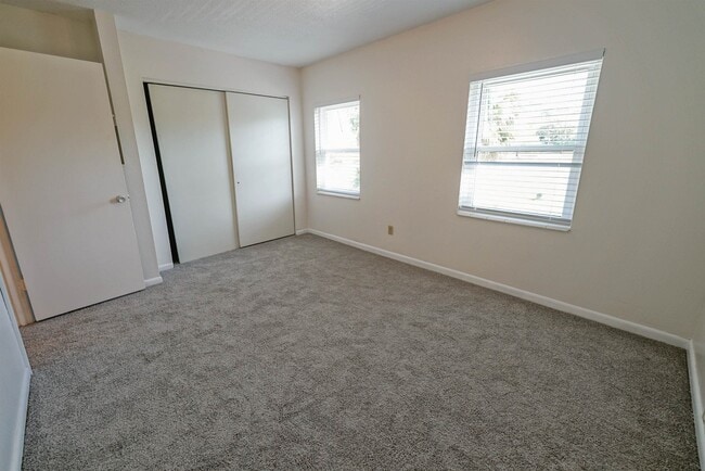 Building Photo - 2325 W Pensacola St