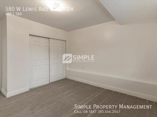 Building Photo - 580 W Lewis And Clark Cir