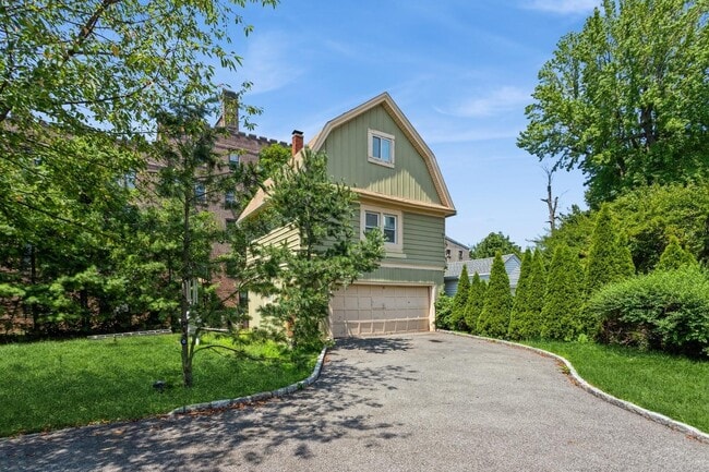 Building Photo - 24 Kress Ave