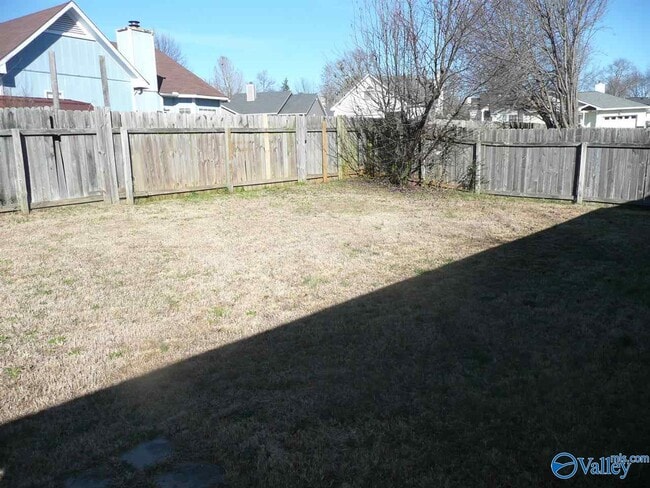 Building Photo - 115 N W Sugar Bluff Ln