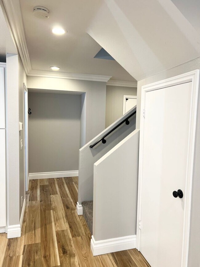 Building Photo - 4 Bed/ 3 Bath Yorba Linda Home with 2 Car Garage