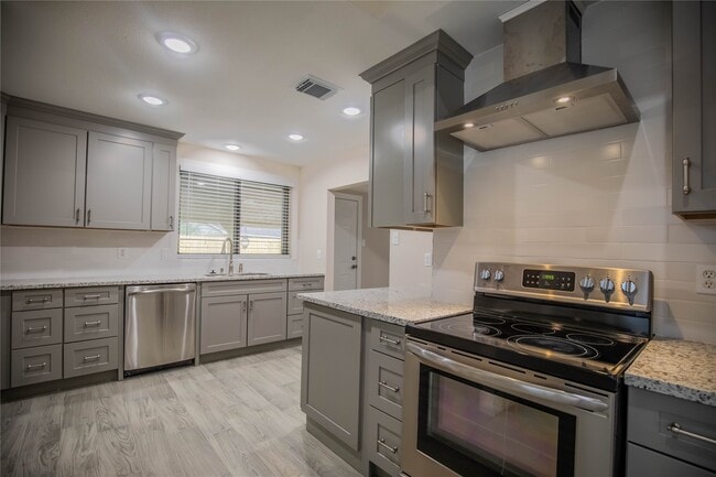Building Photo - 3919 Wintergreen Dr