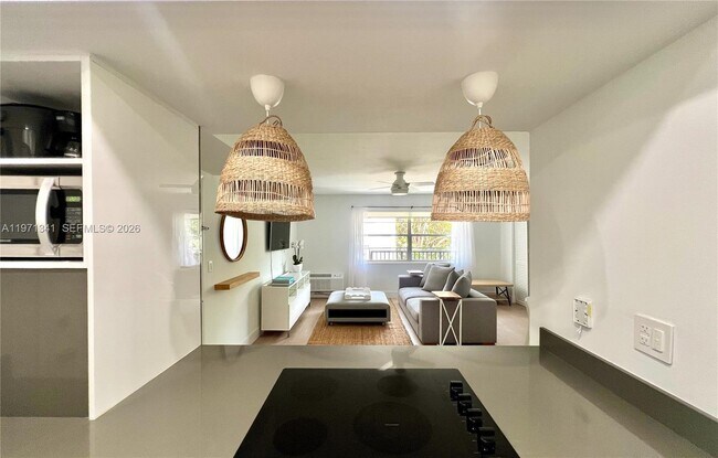 Building Photo - 195 Sunrise Dr