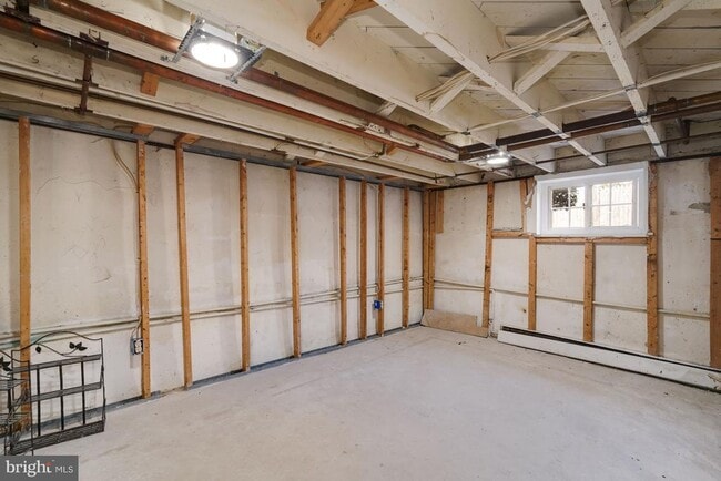 Building Photo - 6066 Wooten Dr