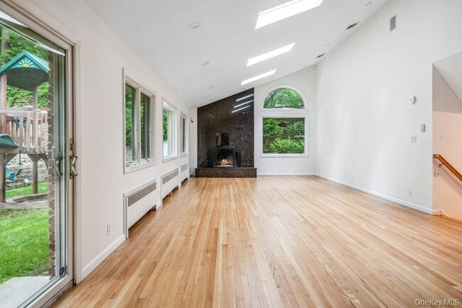 Building Photo - 44 Sandy Hollow Rd