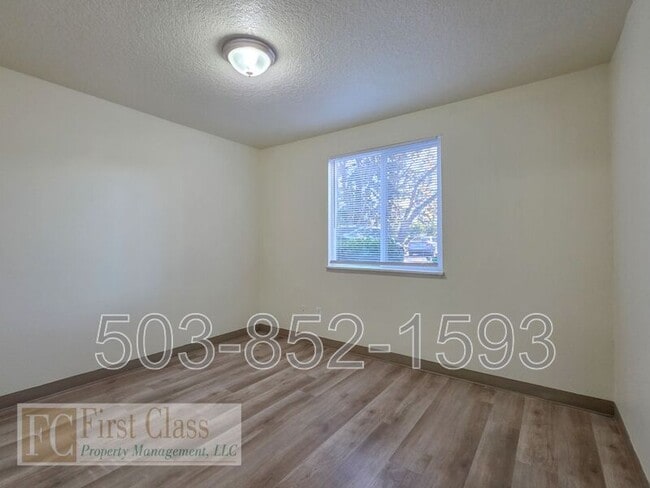 Building Photo - 20125 SW Tualatin Valley Hwy