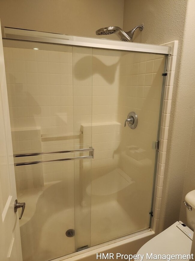 Building Photo - Modern 2-Bedroom Condo Near Victoria Gardens