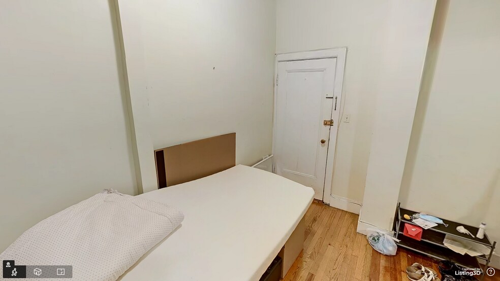 Building Photo - 126 Warren St