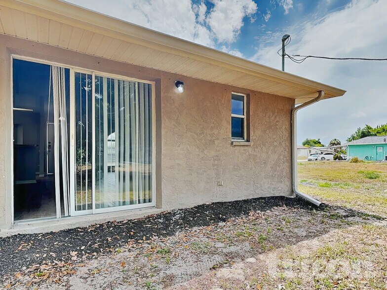 Building Photo - 7352 Bolten Ln
