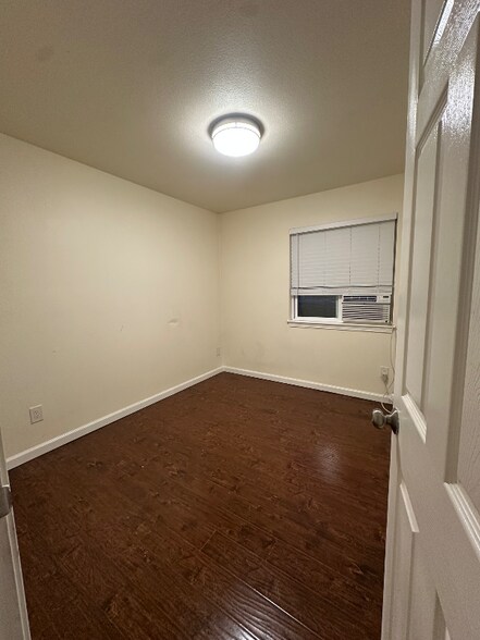 Building Photo - 1357 Delwood St