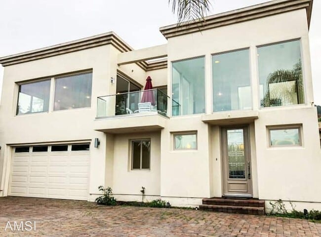 Building Photo - 5 br, 4 bath House - 2075 Torrey Pines Rd ...