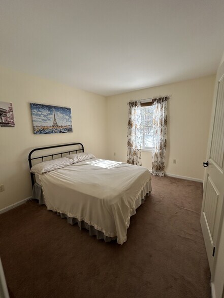 Building Photo - 3122 Robert David Dr