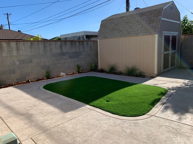 Building Photo - 15211 S Wilton Pl