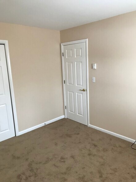 Full Bedroom 2 - 88 Belair Dr