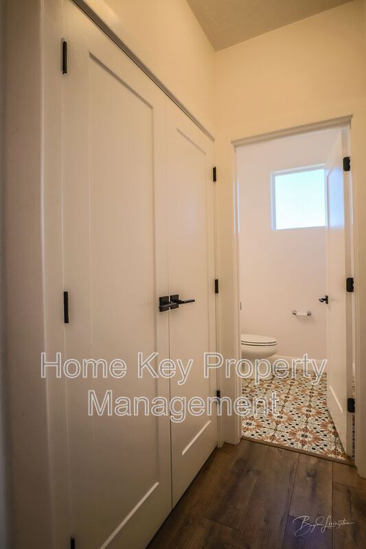Building Photo - 5528 S Ochre Ln