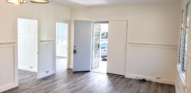 Building Photo - 1928 Pauoa Rd