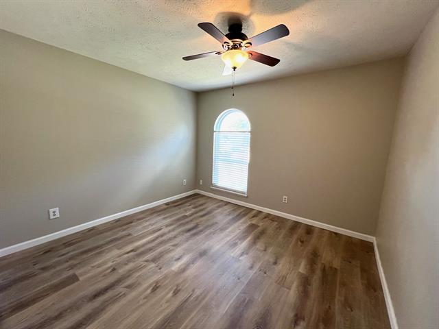 Building Photo - 1208 Crestwood Ct