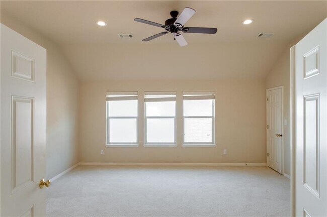 Building Photo - 15709 Belfin Dr