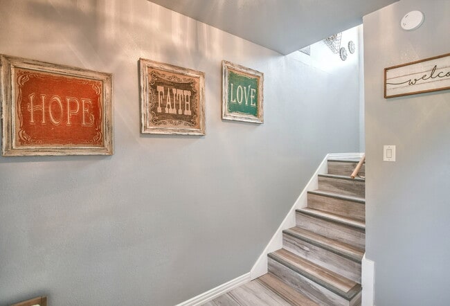 Building Photo - 824 S Blue Quail Ct