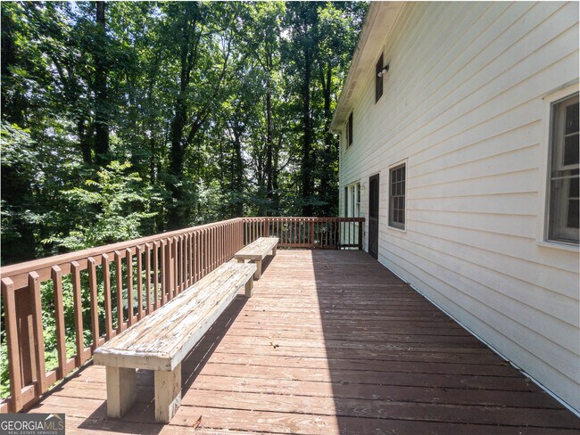 Building Photo - 965 Millbrook Ct