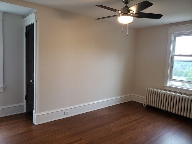 Building Photo - 2120 Mahantongo St