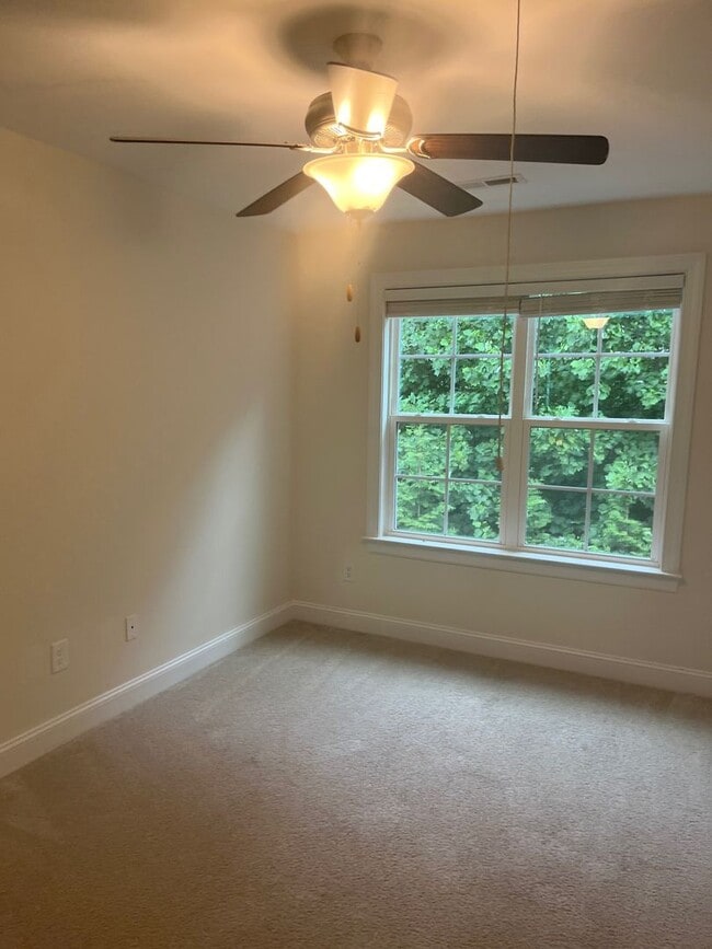 Building Photo - Brick Townhome in Walkertown NC
