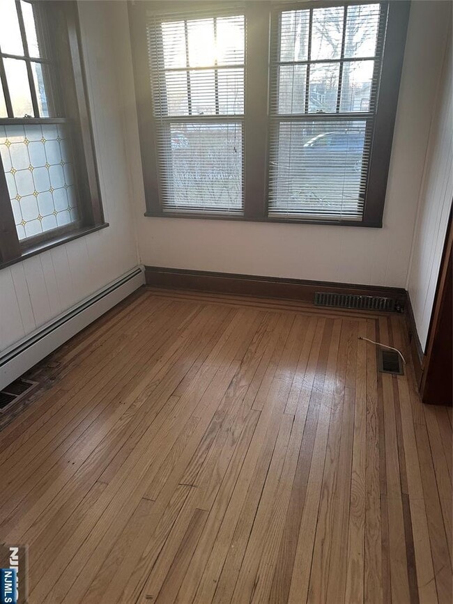 Building Photo - 325 Bogert Ave