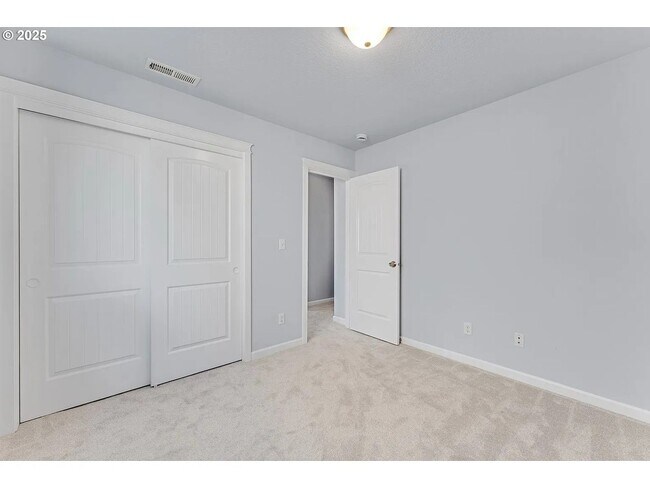 Building Photo - Modern Home 4 Beds 3 Baths in Beaverton!