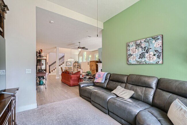 Building Photo - 13224 N Salmon River Cir