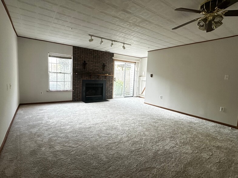 Building Photo - 2558 Ambling Cir