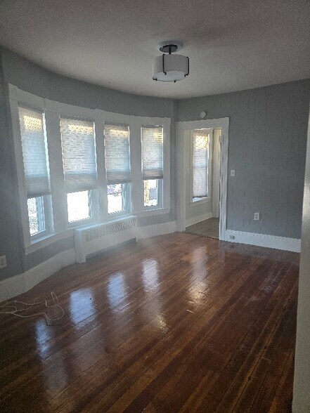 Building Photo - 560 Pine St