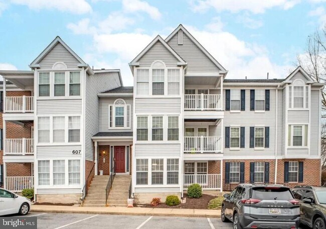 Building Photo - 621 Himes Ave