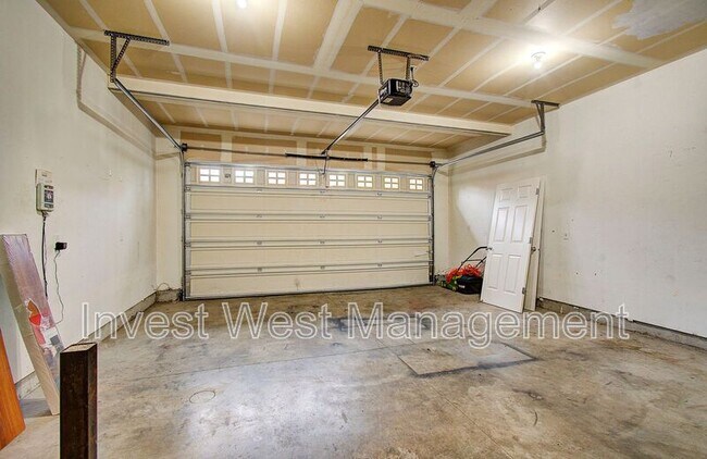 Building Photo - 15020 NW 1st Ave