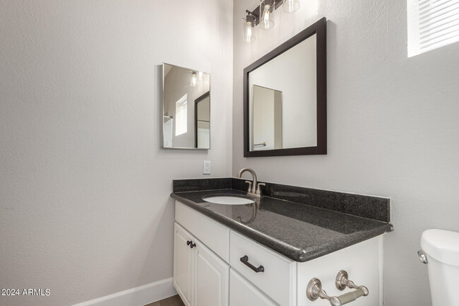 Building Photo - 11375 E Sahuaro Dr