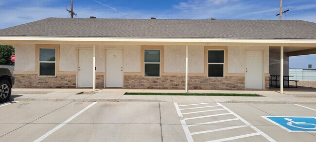 Building Photo - 2501 Martin Luther King Blvd. Apt A